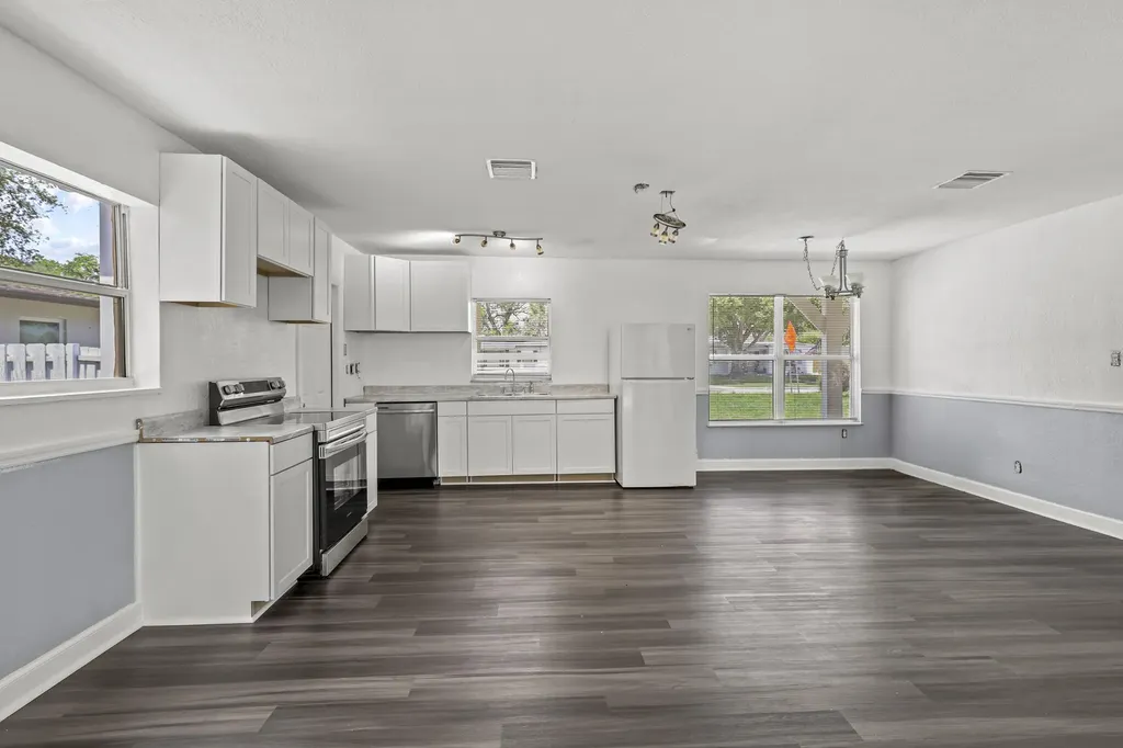 180 SE Serenata Court Port St Lucie FL 34983