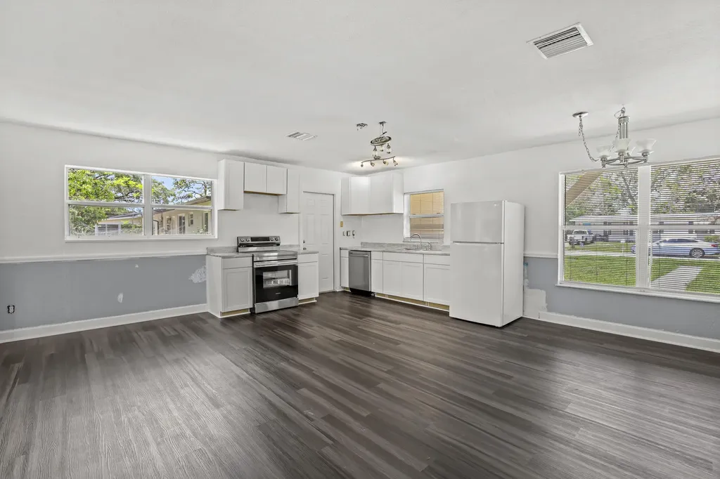 180 SE Serenata Court Port St Lucie FL 34983
