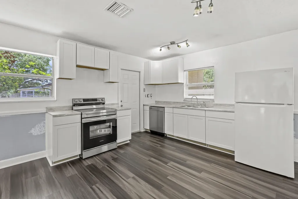 180 SE Serenata Court Port St Lucie FL 34983