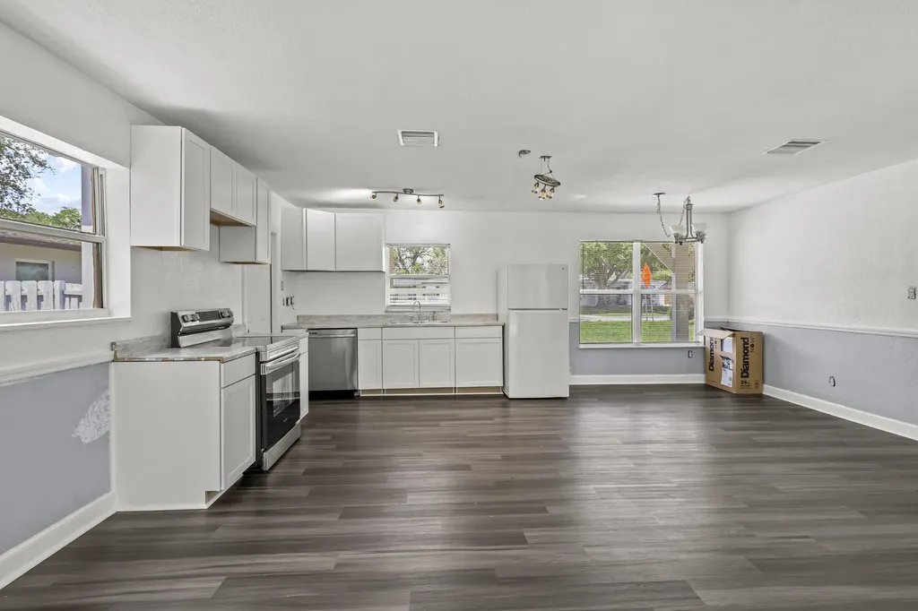 180 SE Serenata Court Port St Lucie FL 34983