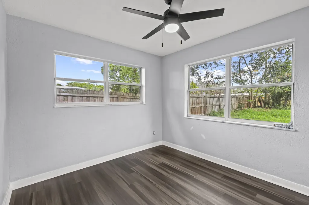 180 SE Serenata Court Port St Lucie FL 34983