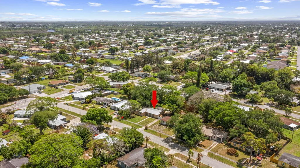 180 SE Serenata Court Port St Lucie FL 34983