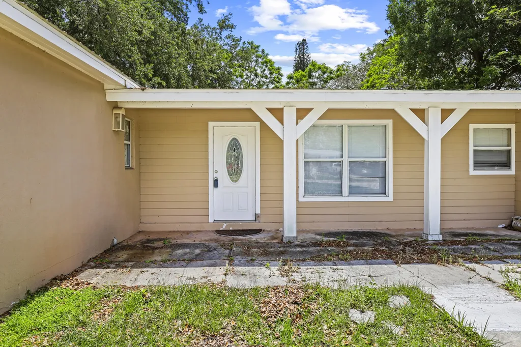 180 SE Serenata Court Port St Lucie FL 34983