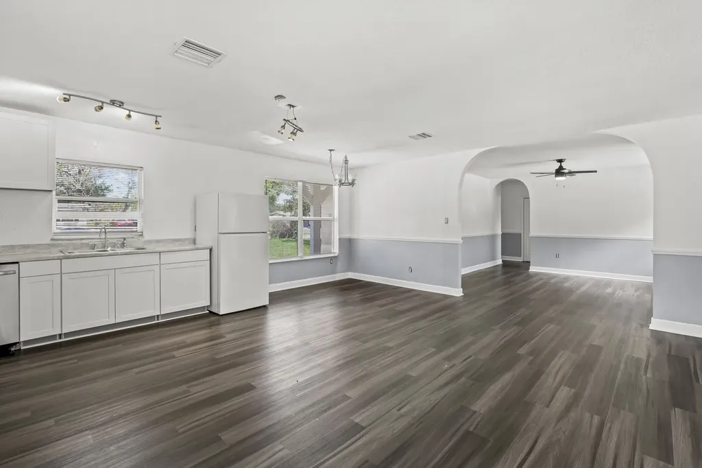 180 SE Serenata Court Port St Lucie FL 34983