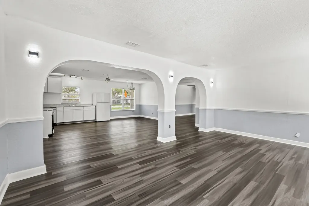 180 SE Serenata Court Port St Lucie FL 34983
