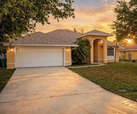 1961 SW Delmonico Avenue Port St Lucie FL 34953