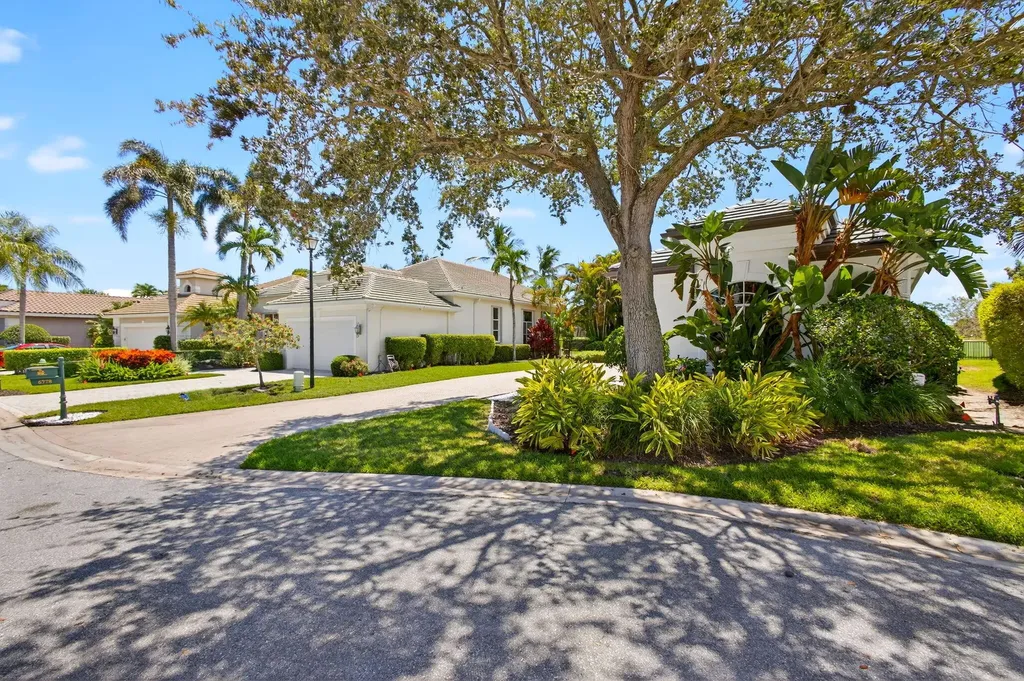 6778 Oakmont Way West Palm Beach FL 33412