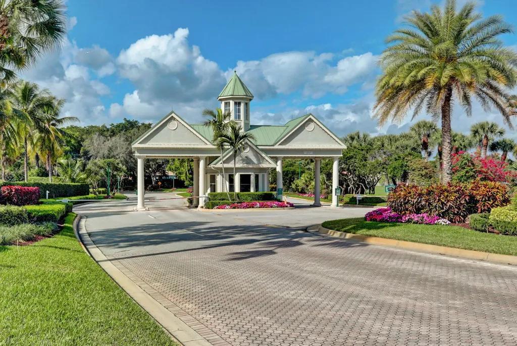 6778 Oakmont Way West Palm Beach FL 33412