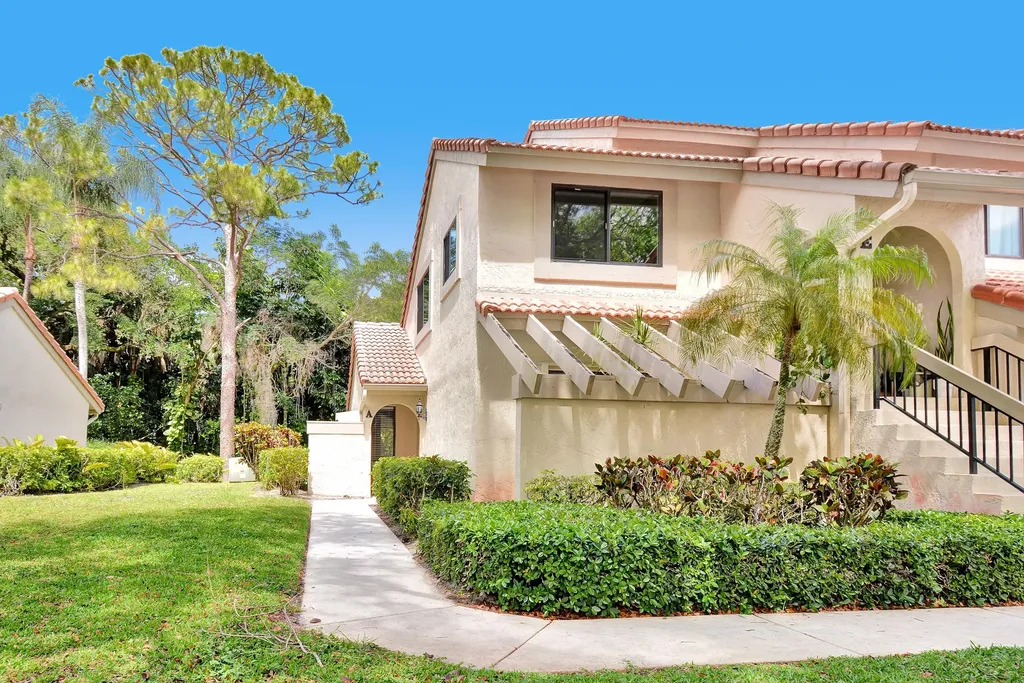 5590 Coach House Circle Boca Raton FL 33486