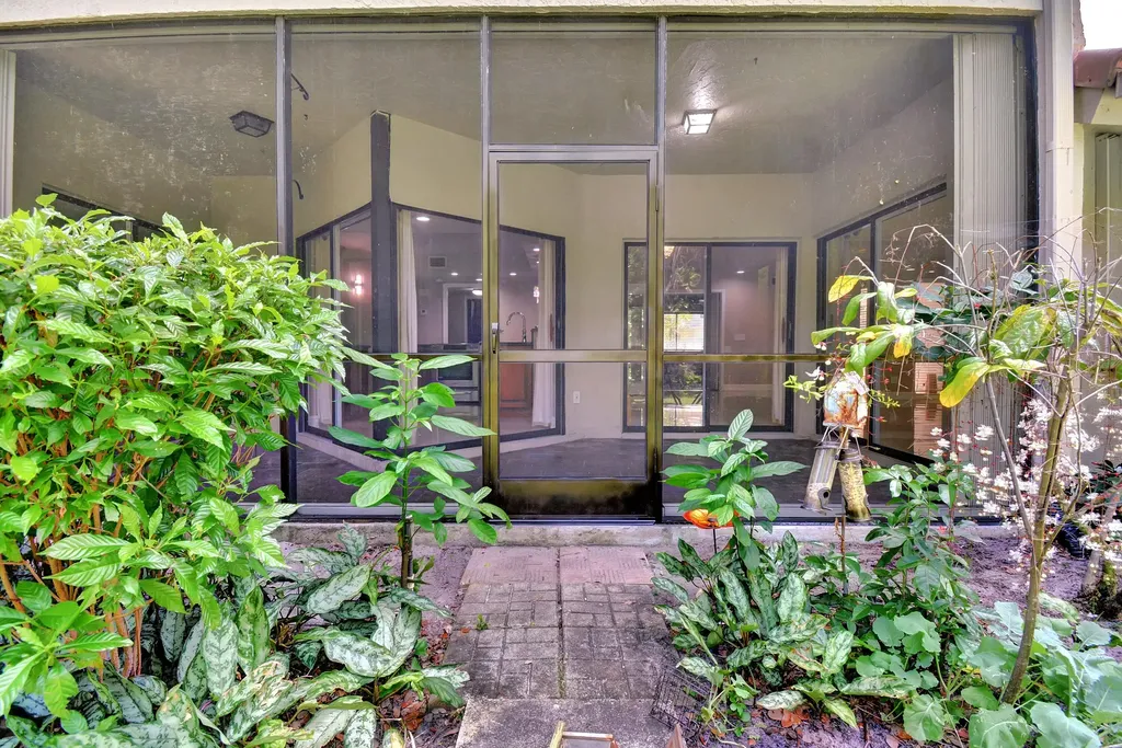 5590 Coach House Circle Boca Raton FL 33486