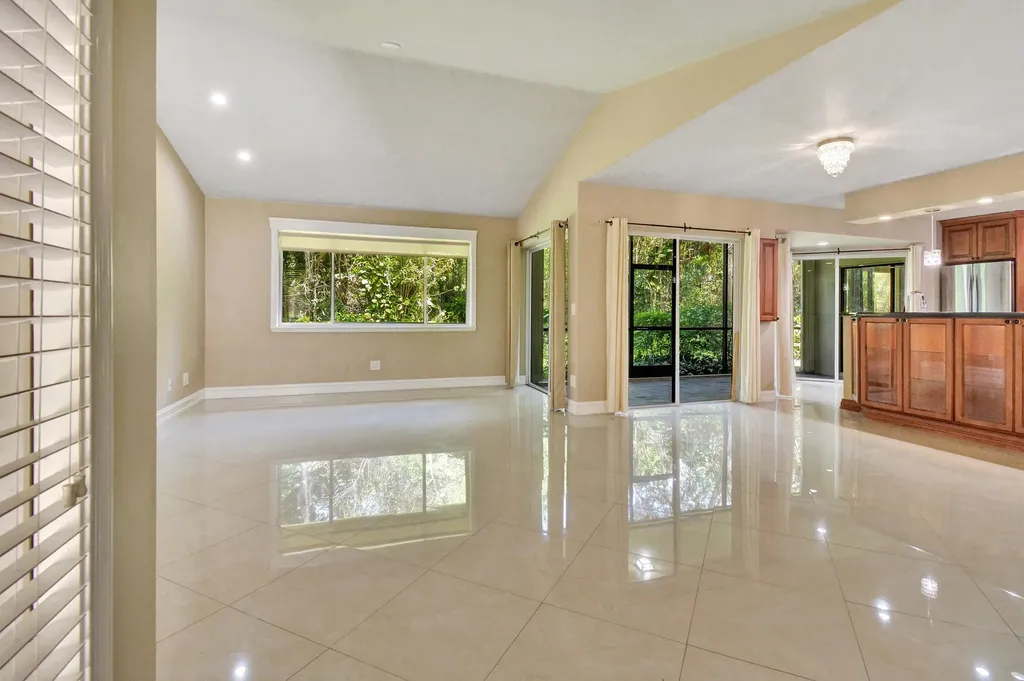 5590 Coach House Circle Boca Raton FL 33486
