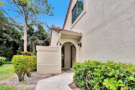 5590 Coach House Circle Boca Raton FL 33486