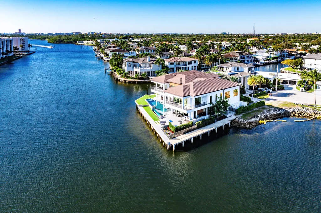 2934 NE 8th Avenue Boca Raton FL 33431