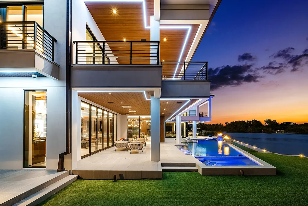 2934 NE 8th Avenue Boca Raton FL 33431