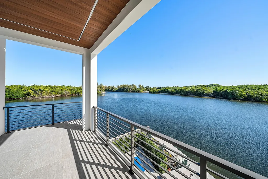 2934 NE 8th Avenue Boca Raton FL 33431
