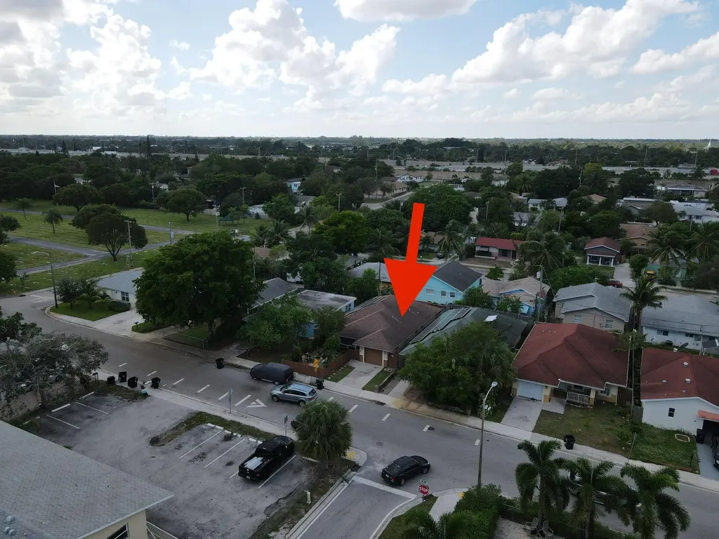703 S A Street S Lake Worth Beach FL 33460
