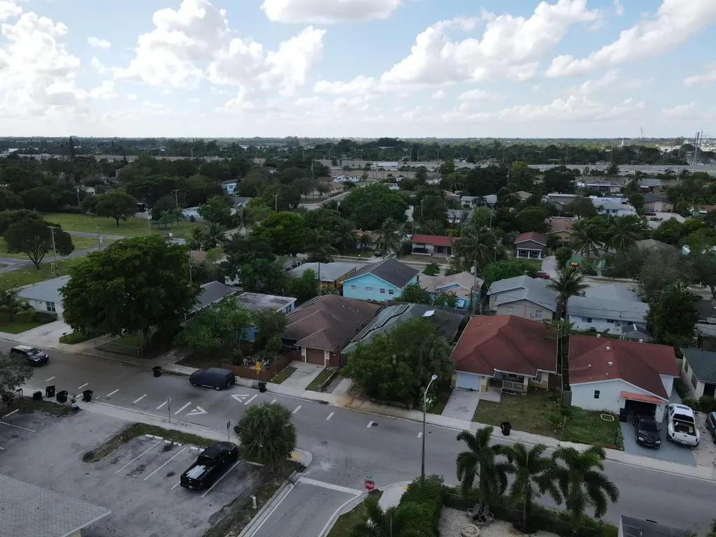 703 S A Street S Lake Worth Beach FL 33460