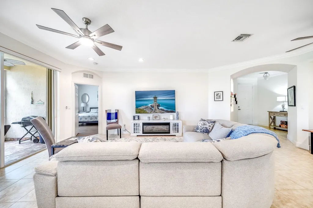 2106 Wingate Bend Wellington FL 33414