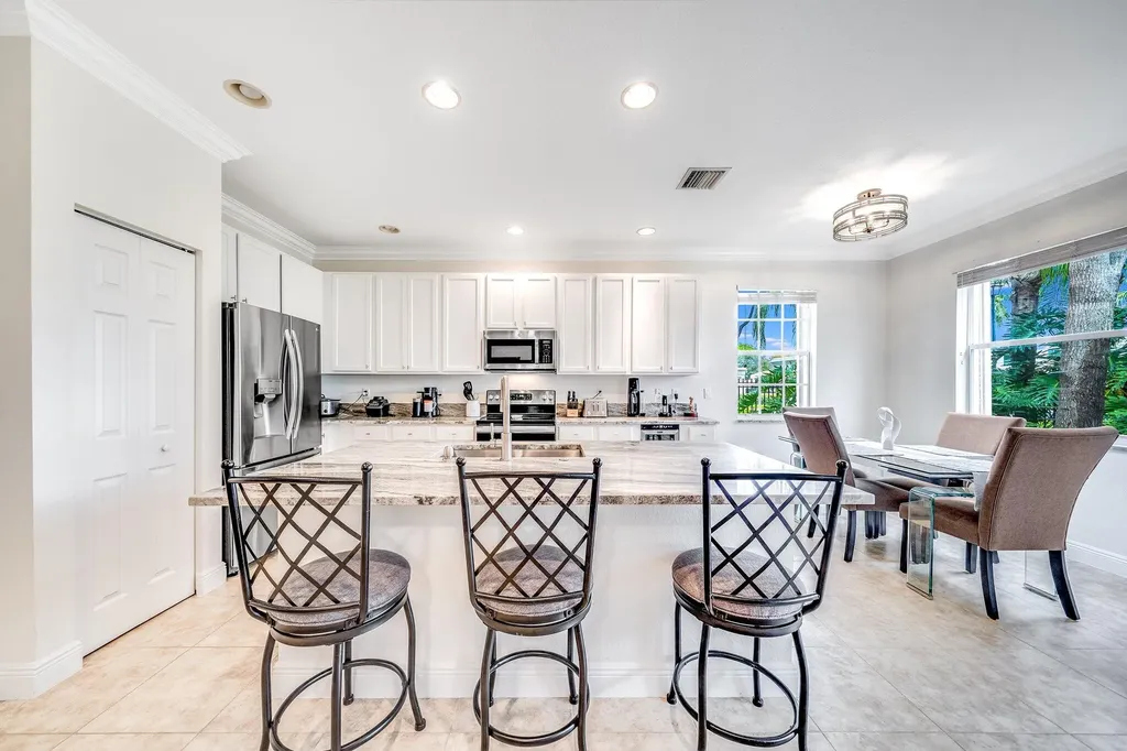 2106 Wingate Bend Wellington FL 33414