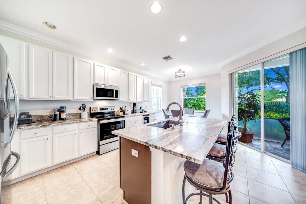 2106 Wingate Bend Wellington FL 33414