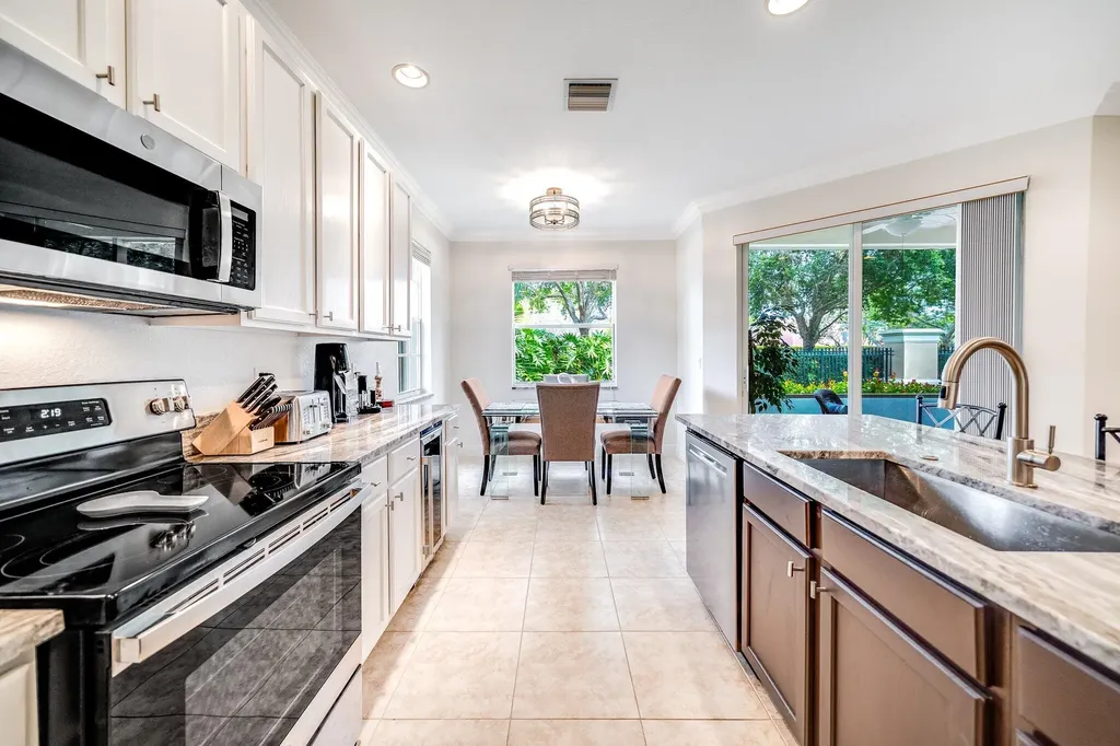 2106 Wingate Bend Wellington FL 33414