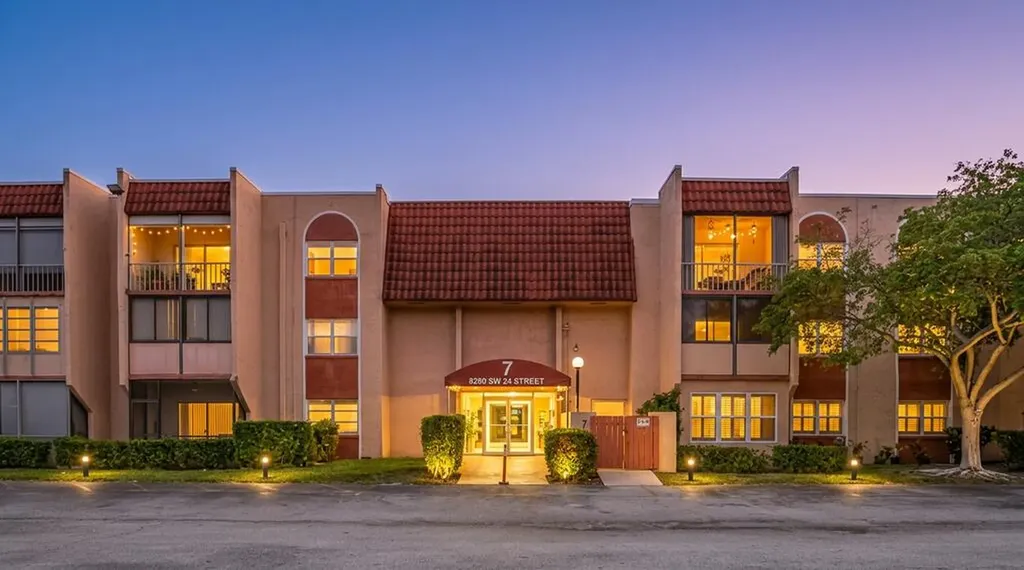 8280 SW 24th Street North Lauderdale FL 33068