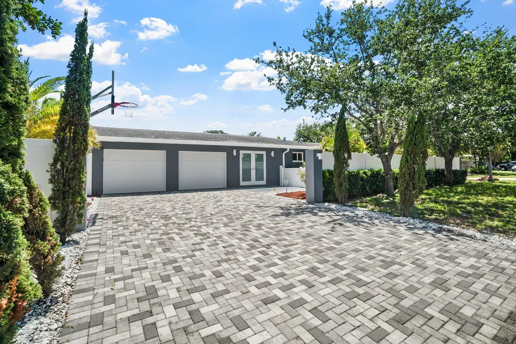 5496 NE 22nd Avenue Fort Lauderdale FL 33308