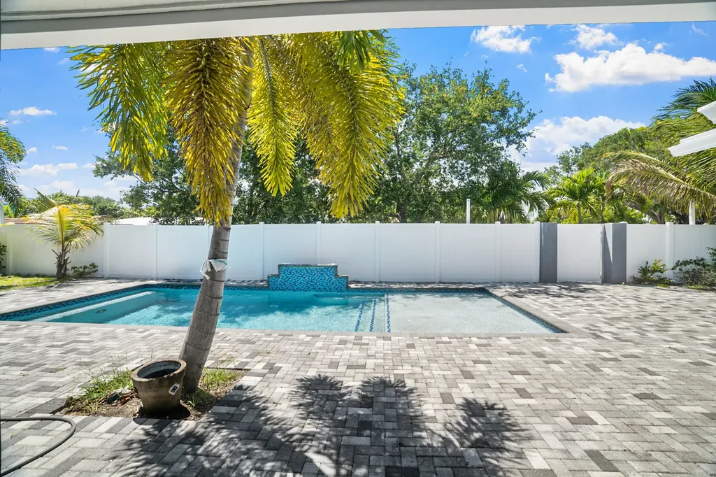 5496 NE 22nd Avenue Fort Lauderdale FL 33308