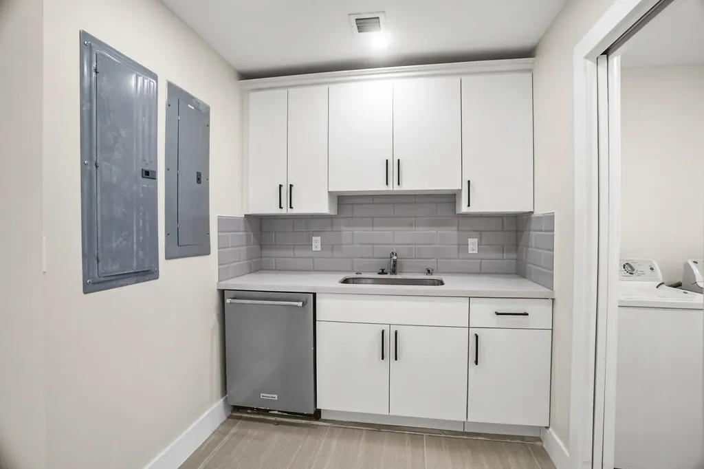 5496 NE 22nd Avenue Fort Lauderdale FL 33308