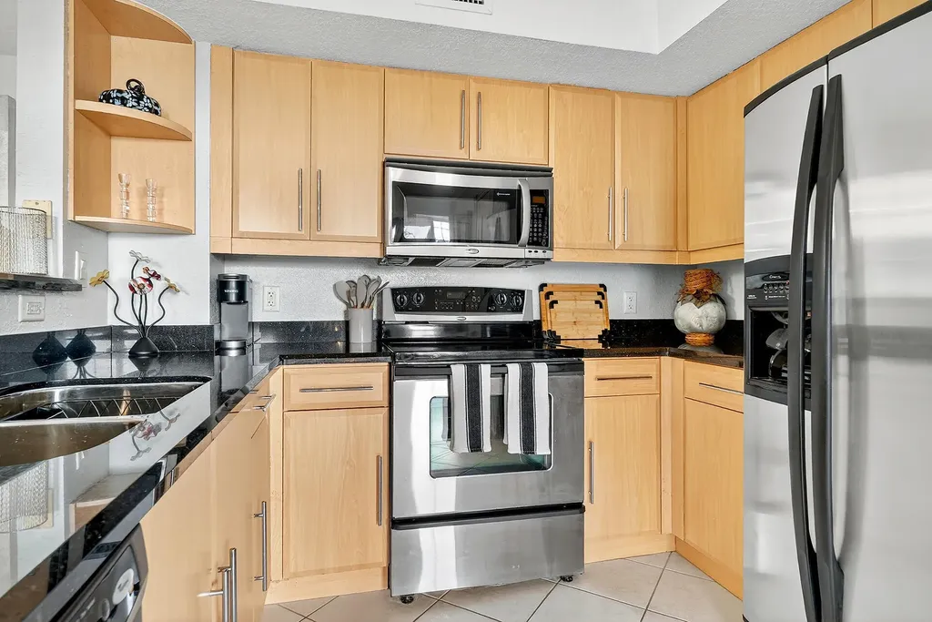 1801 N Flagler #704 Drive West Palm Beach FL 33407
