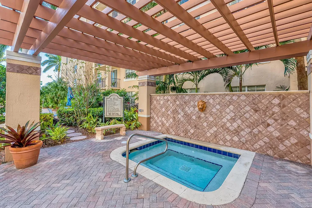 1801 N Flagler #704 Drive West Palm Beach FL 33407