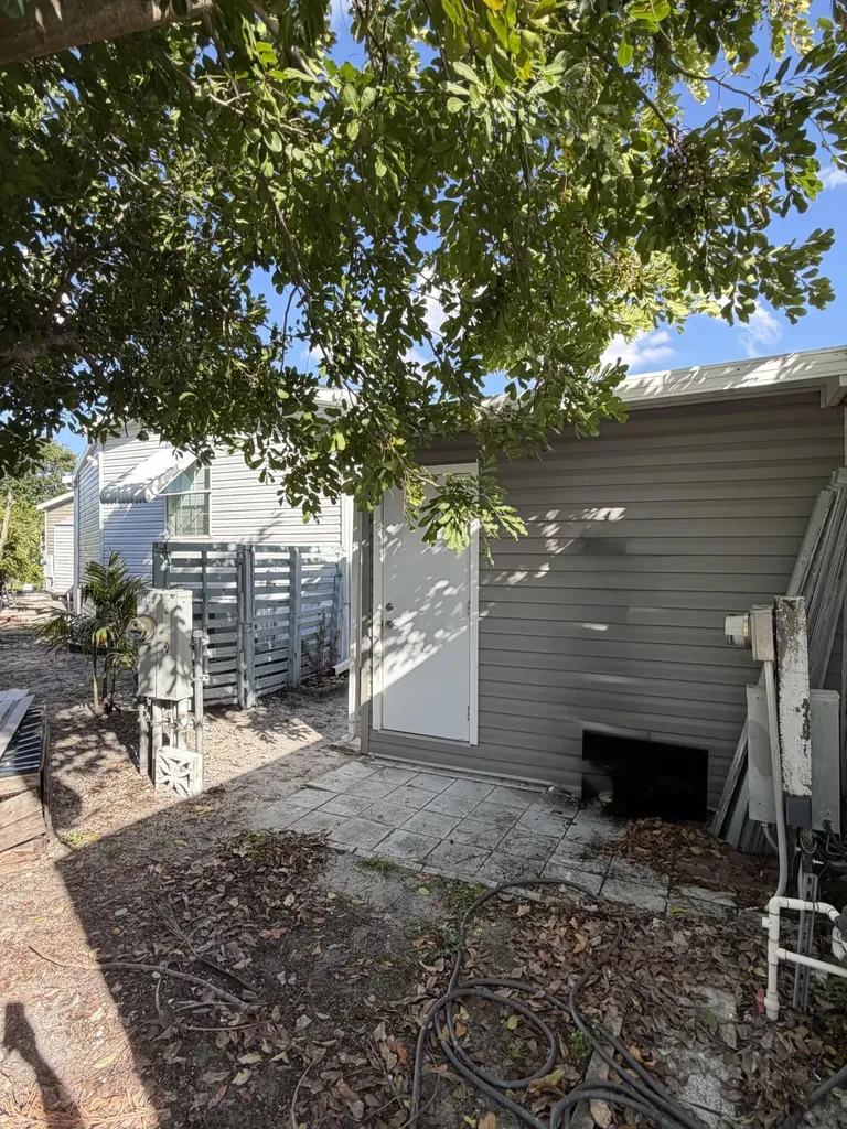 8717 SW 16th Place Davie FL 33324