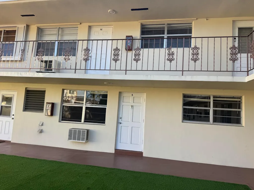 1710 Mckinley Street Hollywood FL 33020