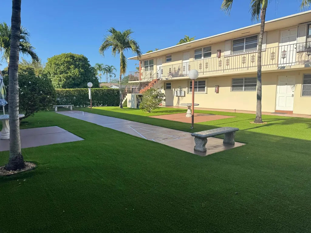1710 Mckinley Street Hollywood FL 33020