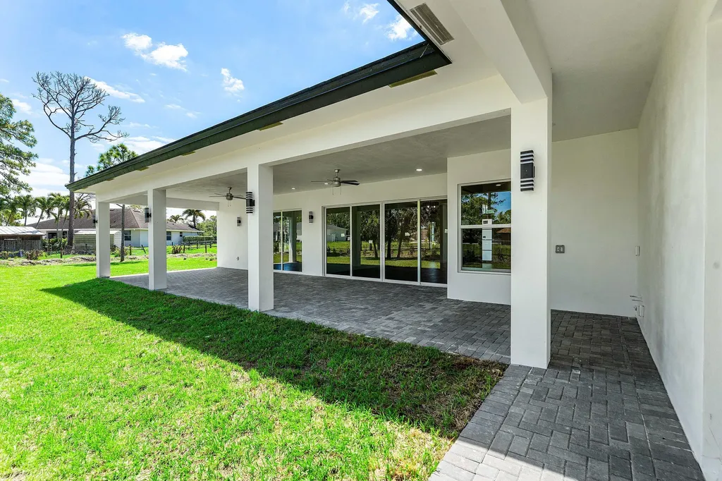 15090 Temple Boulevard The Acreage FL 33470