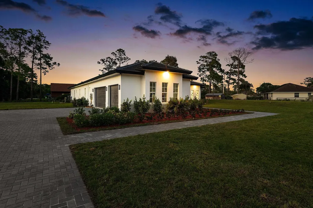 15090 Temple Boulevard The Acreage FL 33470