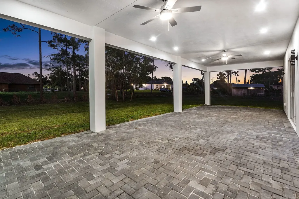 15090 Temple Boulevard The Acreage FL 33470