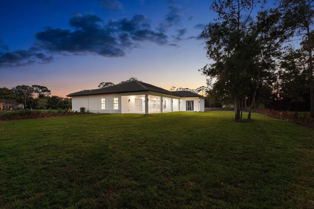 15090 Temple Boulevard The Acreage FL 33470