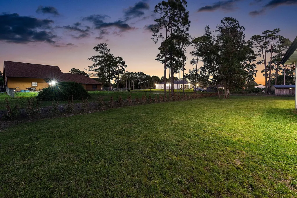 15090 Temple Boulevard The Acreage FL 33470