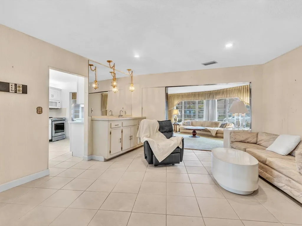 3051 NE 44th Street Fort Lauderdale FL 33308