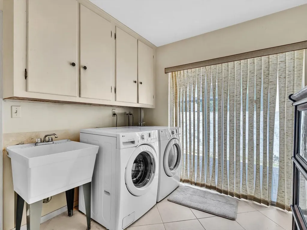 3051 NE 44th Street Fort Lauderdale FL 33308