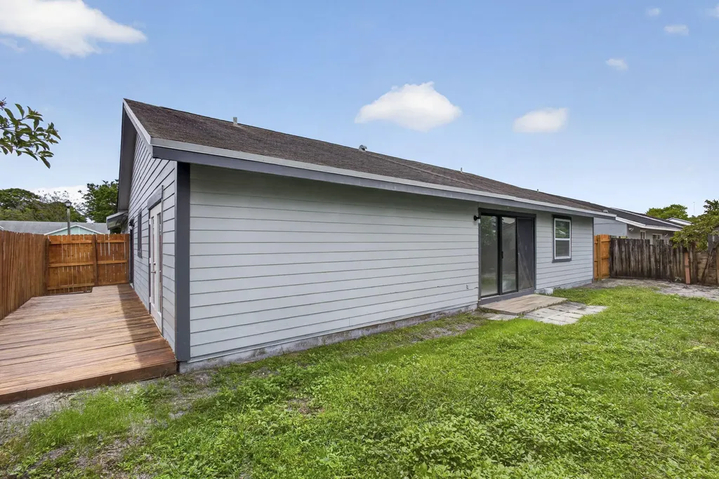 7771 Blackwood Lane Lake Worth FL 33467