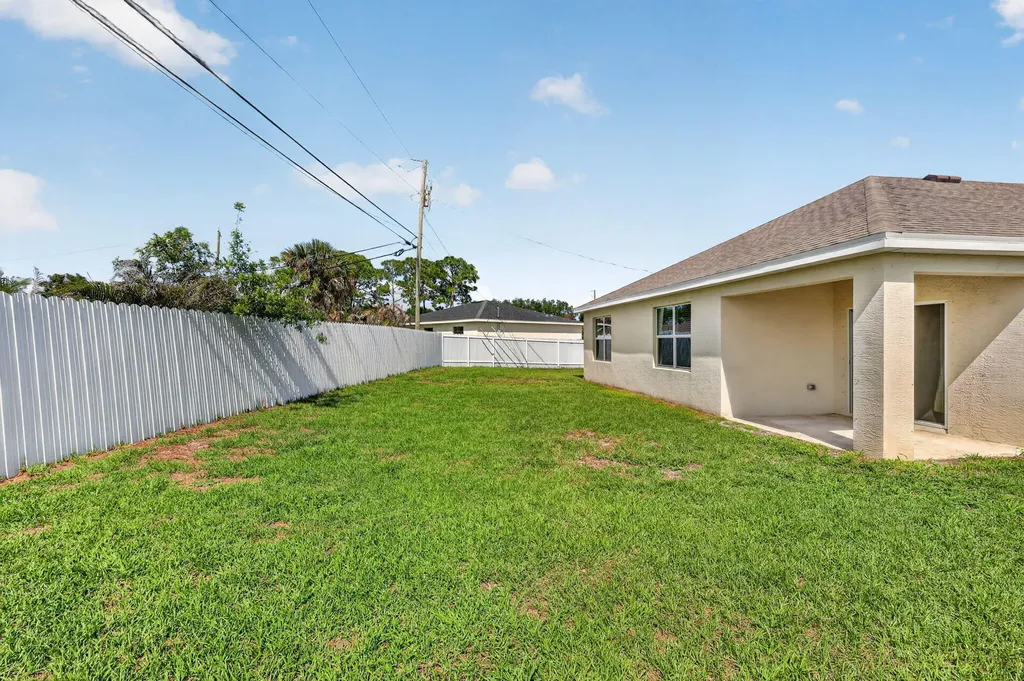 393 SW Tarra Avenue Port St Lucie FL 34953