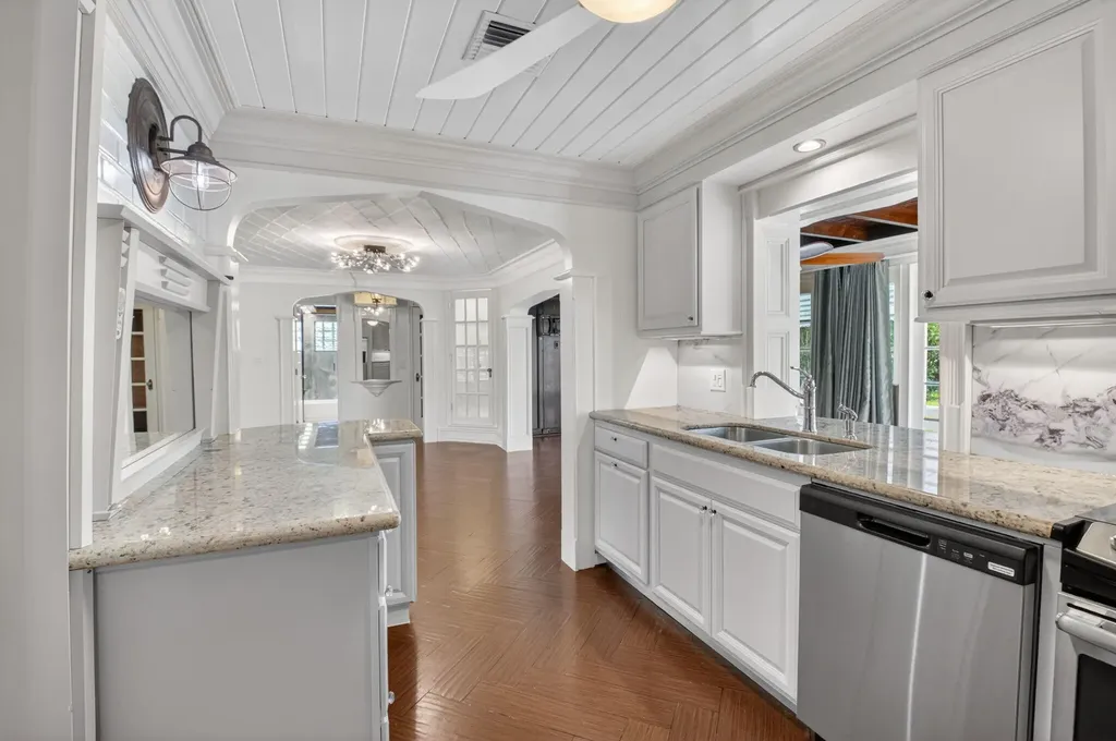 105 NW 8th Place Boynton Beach FL 33426