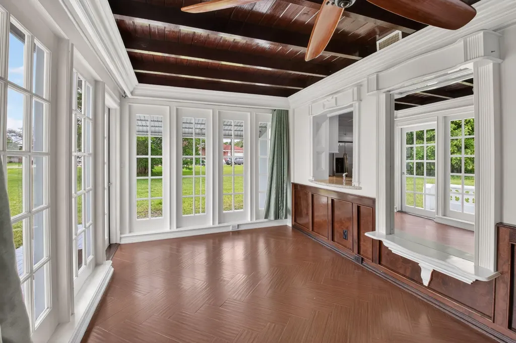 105 NW 8th Place Boynton Beach FL 33426