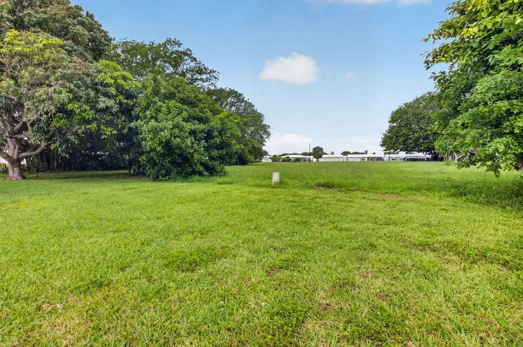 105 NW 8th Place Boynton Beach FL 33426
