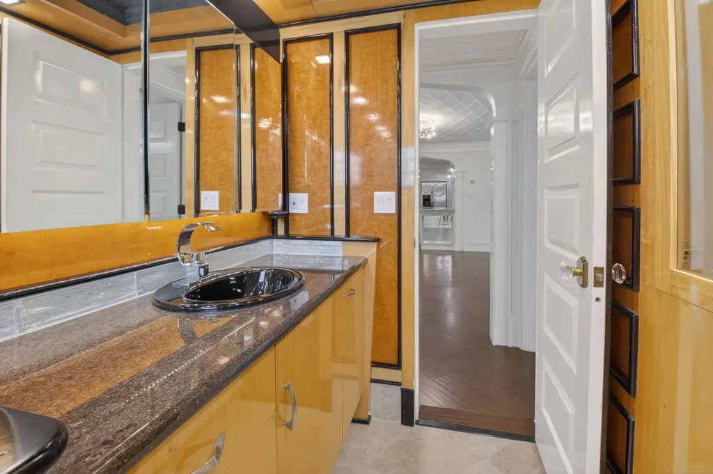 105 NW 8th Place Boynton Beach FL 33426