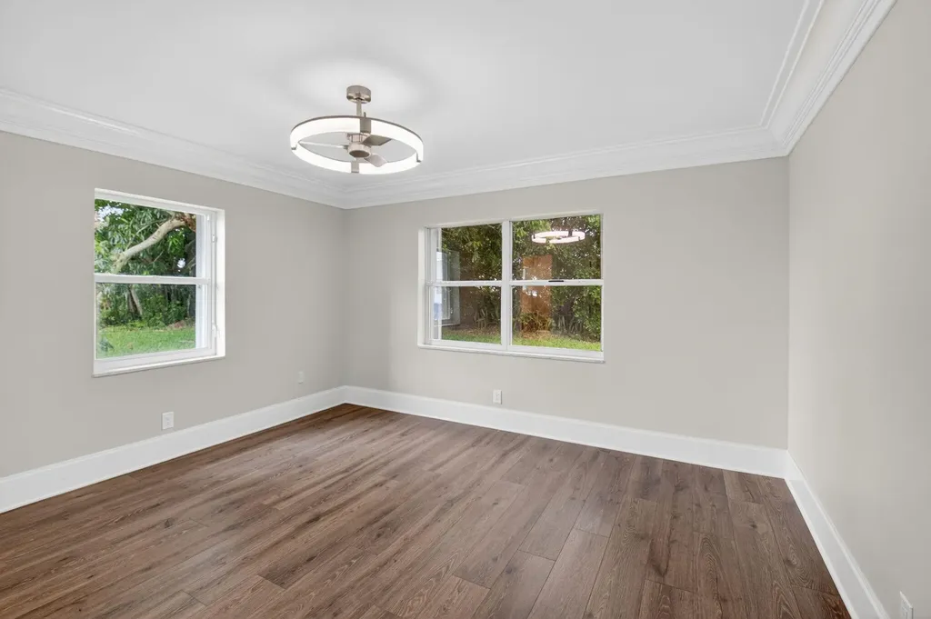 105 NW 8th Place Boynton Beach FL 33426