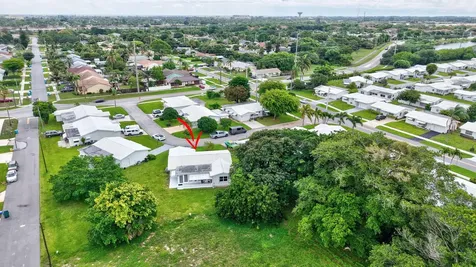 105 NW 8th Place Boynton Beach FL 33426