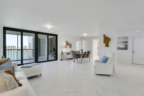 19800 Sandpointe Bay Drive Tequesta FL 33469